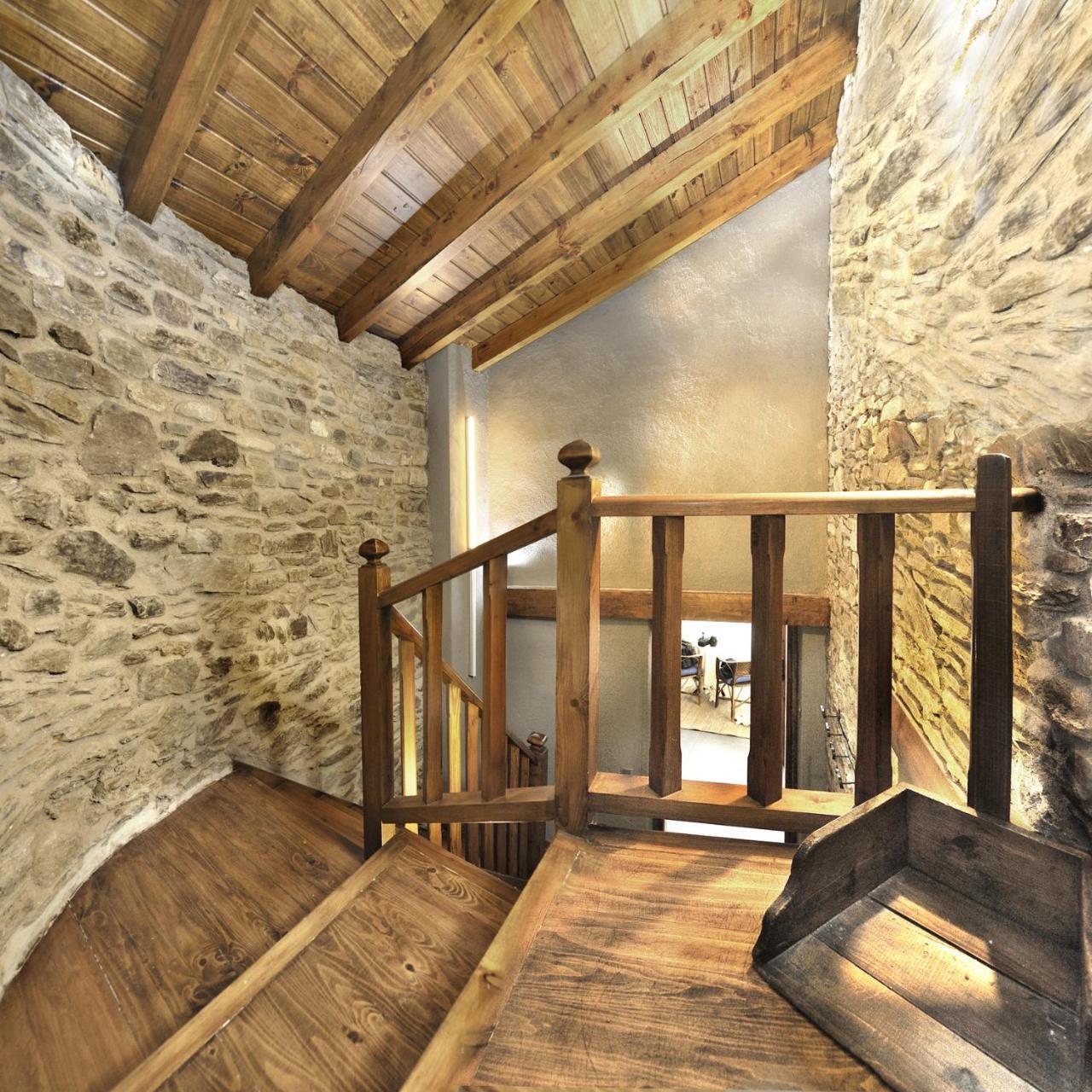 La Caseta De Queixans Con Chimenea プッチェルダー エクステリア 写真